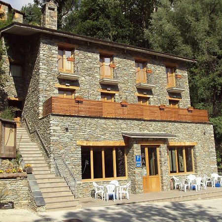 Hostal Les Roquetes Queralbs Eksteriør bilde