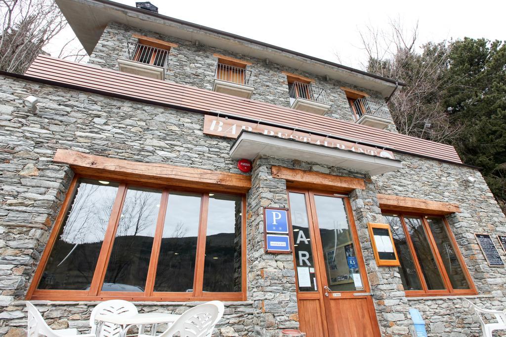 Hostal Les Roquetes Queralbs Eksteriør bilde