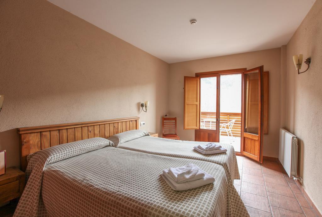Hostal Les Roquetes Queralbs Eksteriør bilde