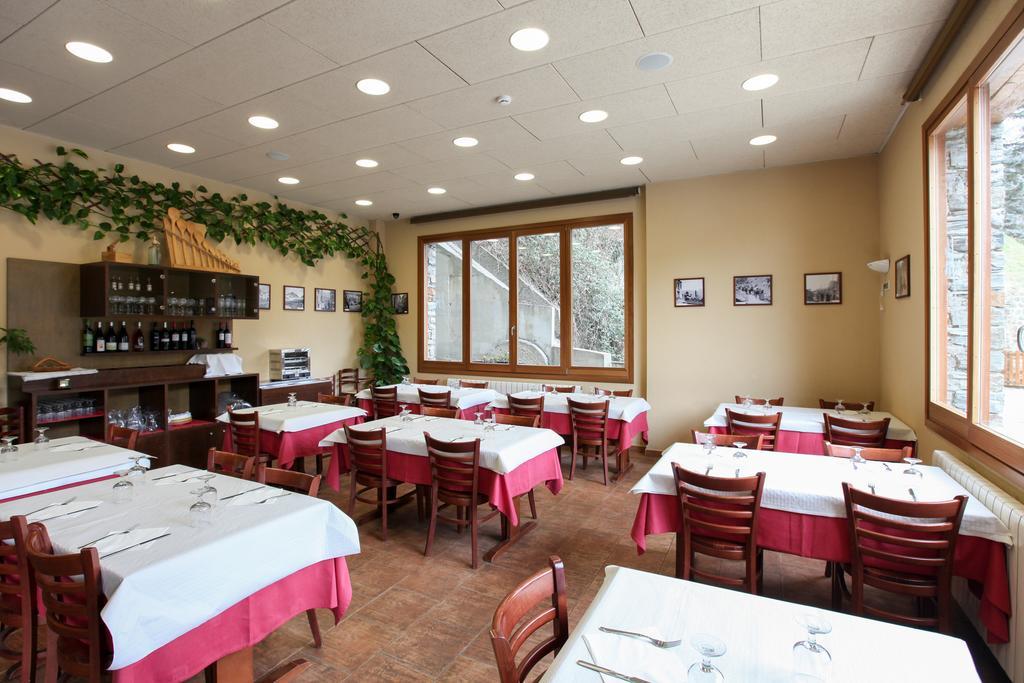 Hostal Les Roquetes Queralbs Eksteriør bilde