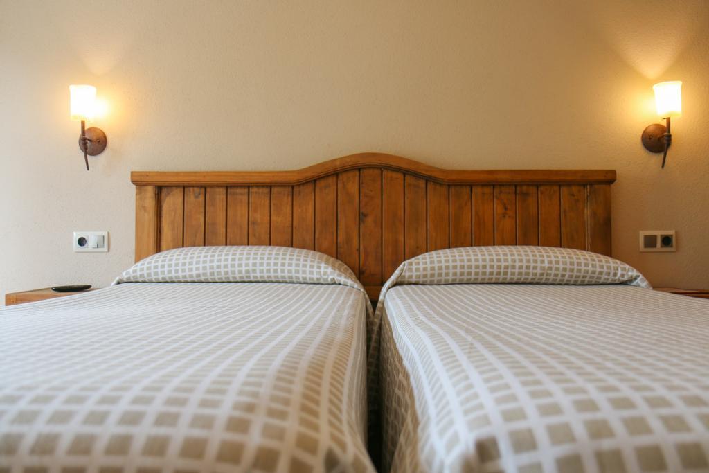 Hostal Les Roquetes Queralbs Eksteriør bilde