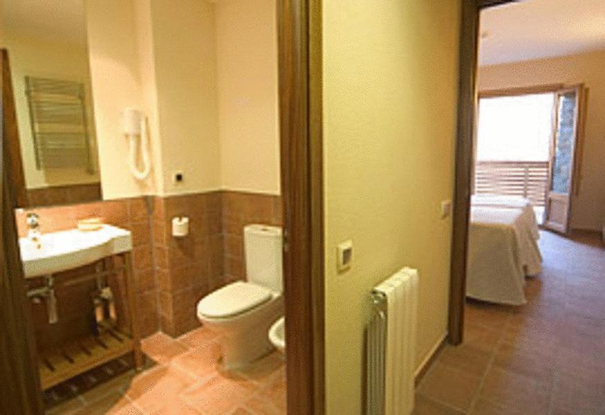 Hostal Les Roquetes Queralbs Rom bilde
